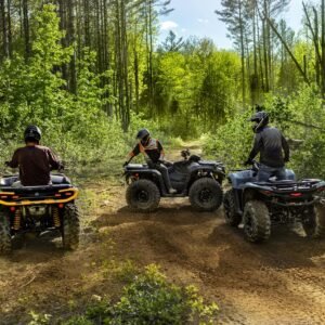 Groupe de VTT Can-Am au départ de l expedition